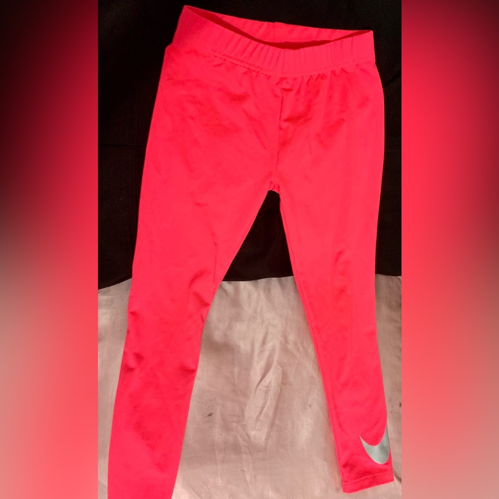 Girls Nike leggings